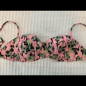 Cute Volcom bathing suit top